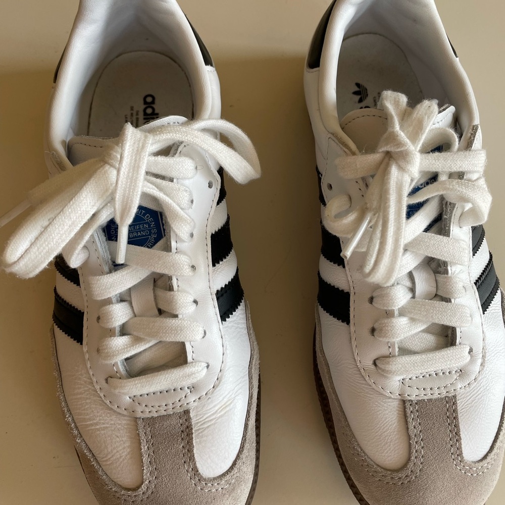 Adidas Sambas OG, women’s, size 6